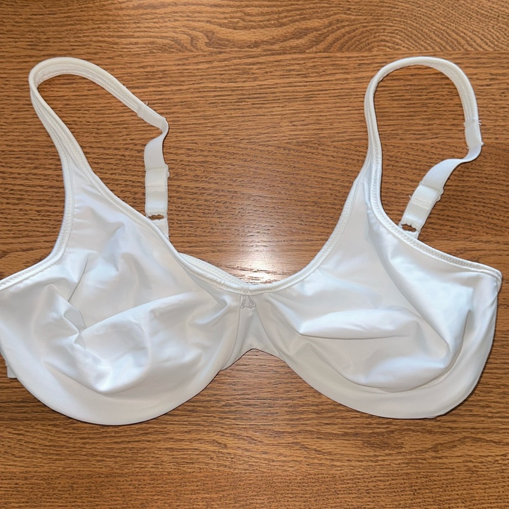 BALI 42C woman’s bra with underwire